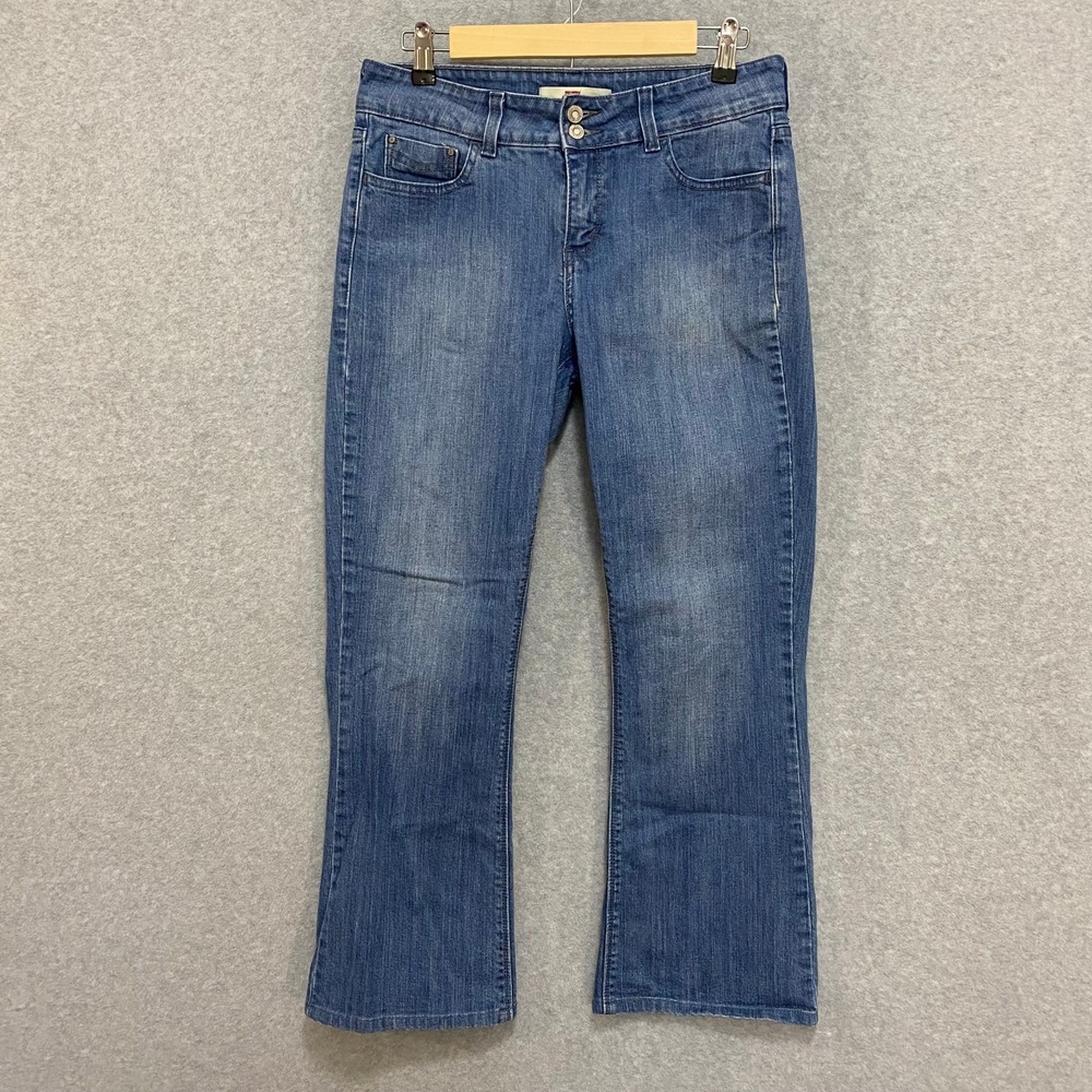 LEVIS 526 Women's Size 6 Slender Boot Jeans Medium Wash Stretch Denim Bootcut